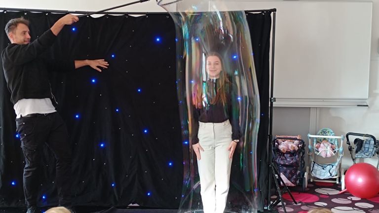 3.11. 2025 Bublinová show