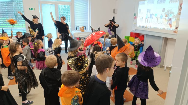 Listopad 2025 Halloween