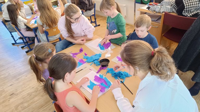 Březen 2026 - Holky z devítky